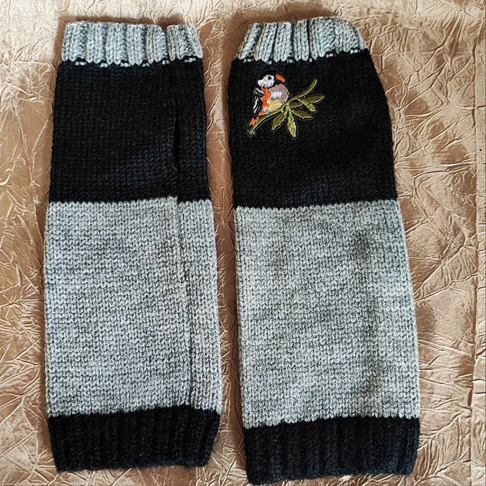 Fingerless Gloves Thumb Holes Black &  Gray Grey Embroidered Birds Mittens NEW